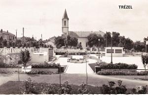 Trezel 639 - La place et l'eglise